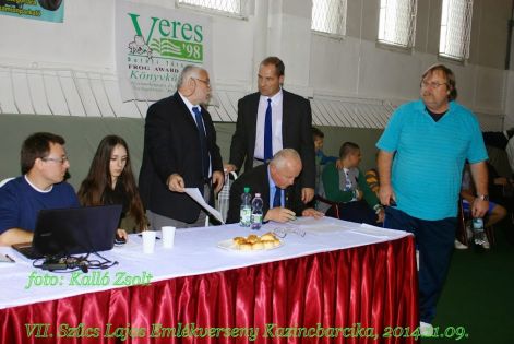 132._sz.l._emlekv._3_fekvo_31_munkaban_a_kozremukodok.jpg